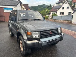 Grau Gebraucht 1994 Mitsubishi Pajero SUV | 5.800 €
