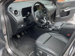 Grau Gebraucht 2020 Mercedes B180 Van / Kleinbus | 17.900 € (Superpreis)