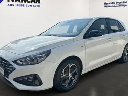 Weiß Gebraucht 2022 Hyundai i30 Edition 30 Limousine | 20.490 € (Fairer Preis)