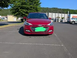 Rot Gebraucht 2017 Hyundai i20 Limousine | 8.950 € (Guter Preis)