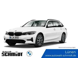 Weiß Gebraucht 2021 BMW 318 Sport Line Kombi | 21.990 € (Fairer Preis)