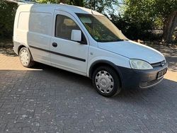Weiß Gebraucht 2010 Opel Combo Van / Kleinbus | 1.500 € (Guter Preis)