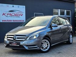 Grau Gebraucht 2012 Mercedes B200 Van / Kleinbus | 13.600 € (Fairer Preis)