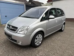 Silber Gebraucht 2004 Opel Meriva Van / Kleinbus | 1.500 € (Guter Preis)