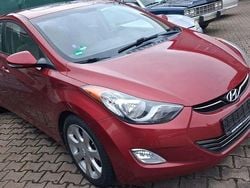 Rot Gebraucht 2012 Hyundai Elantra Limousine | 3.700 €