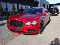 Rot Gebraucht 2017 Bentley Flying Spur Limousine | 124.000 €