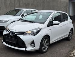 Weiß Gebraucht 2017 Toyota Yaris Hybrid Edition-S Limousine | 12.800 € (Fairer Preis)