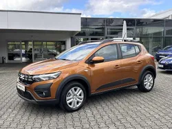Orange Gebraucht 2024 Dacia Sandero Expression Kleinwagen | 19.940 € (Fairer Preis)