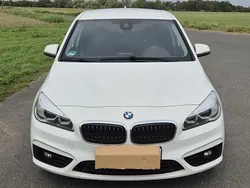 Weiß Gebraucht 2017 BMW 220 Active Tourer Van / Kleinbus | 14.014 € (Guter Preis)