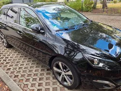 Schwarz Gebraucht 2016 Peugeot 308 Allure Kombi | 13.000 € (Etwas zu teuer)