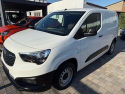Weiß Gebraucht 2022 Opel Combo Edition Van / Kleinbus | 12.950 € (Guter Preis)