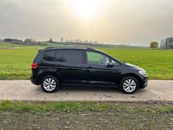 Schwarz Gebraucht 2017 VW Touran Comfortline Van / Kleinbus | 14.600 € (Etwas zu teuer)