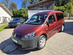 Rot Gebraucht 2012 VW Caddy Maxi Trendline Van / Kleinbus | 12.990 €