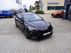 Schwarz Gebraucht 2021 Ford Focus ST-Line X Limousine | 18.900 €