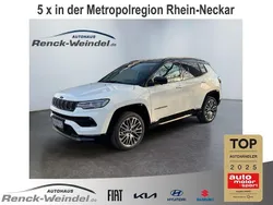 Weiss Neu 2024 Jeep Compass Altitude SUV | 35.489 € (Fairer Preis)