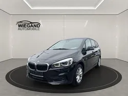 Schwarz Gebraucht 2020 BMW 218 Gran Tourer Advantage Van / Kleinbus | 17.990 € (Fairer Preis)