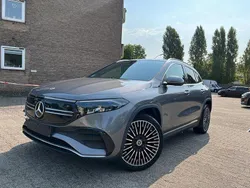 Grau Gebraucht 2022 Mercedes EQA350 AMG SUV | 31.800 €