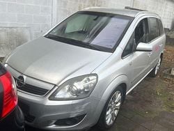Silber Gebraucht 2009 Opel Zafira Innovation Van / Kleinbus | 1.999 € (Superpreis)