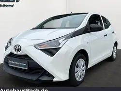 Weiß Gebraucht 2021 Toyota Aygo Kleinwagen | 8.630 € (Guter Preis)