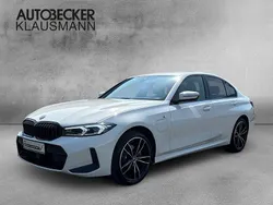 Weiß Gebraucht 2024 BMW 330e M Sport Limousine | 45.935 € (Fairer Preis)