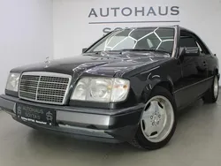 Schwarz Gebraucht 1993 Mercedes 220 Coupé | 13.999 €