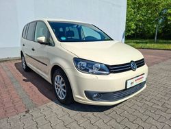 Gelb Gebraucht 2015 VW Touran Van / Kleinbus | 4.800 €