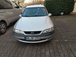 Silber Gebraucht 1998 Opel Vectra Limousine | 1.300 € (Guter Preis)