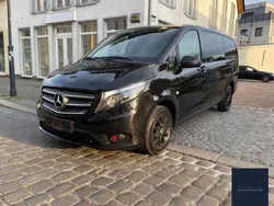 Obsidianschwarz Gebraucht 2019 Mercedes Vito Van / Kleinbus | 31.900 € (Etwas zu teuer)