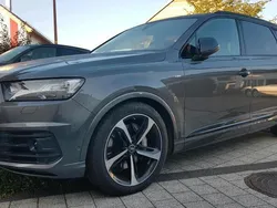 Grau Gebraucht 2019 Audi Q7 S-Line SUV | 49.990 € (Fairer Preis)