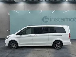 Weiß Gebraucht 2023 Mercedes V300 AMG line Van / Kleinbus | 78.050 €