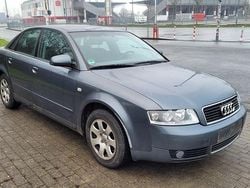 Grau Gebraucht 2002 Audi A4 Limousine | 1.390 € (Superpreis)