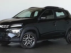 Schwarz / magmaschwarz / metallic Gebraucht 2023 Dacia Spring Essentiel Kleinwagen | 12.970 € (Teuer)