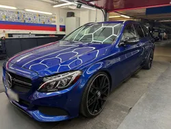 Blau Gebraucht 2016 Mercedes C300 Kombi | 25.000 €