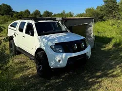 Weiß Gebraucht 2011 Nissan Navara Abholung | 14.500 € (Etwas zu teuer)