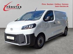 Weiß Gebraucht 2024 Toyota Proace Van / Kleinbus | 37.290 € (Etwas zu teuer)