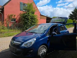 Blau Gebraucht 2013 Opel Corsa Kleinwagen | 6.300 € (Etwas zu teuer)