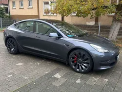 Grau Gebraucht 2021 Tesla Model 3 Limousine | 29.999 € (Etwas zu teuer)