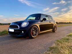 Schwarz Gebraucht 2011 Mini John Cooper Works Kleinwagen | 7.550 € (Fairer Preis)