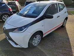 Weiß Gebraucht 2016 Toyota Aygo Kleinwagen | 6.980 € (Fairer Preis)