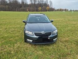 Grau Gebraucht 2014 Skoda Octavia Kombi | 8.000 € (Fairer Preis)