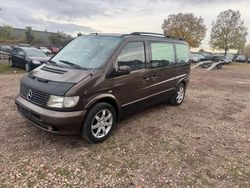Weiß Gebraucht 1999 Mercedes V280 Van / Kleinbus | 1.999 €