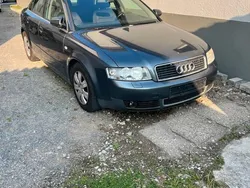 Grau Gebraucht 2003 Audi A4 Limousine | 1.700 € (Guter Preis)
