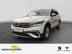 Weiß Gebraucht 2024 VW Tiguan Allspace Life SUV | 34.980 € (Guter Preis)