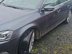 Grau Gebraucht 2011 VW Passat Highline Kombi | 5.280 € (Guter Preis)