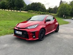 Rot Gebraucht 2023 Toyota Yaris Limousine | 31.480 € (Superpreis)