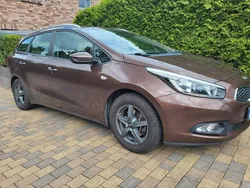 Braun Gebraucht 2014 Kia Ceed Sportswagon Vision Kombi | 6.000 € (Guter Preis)