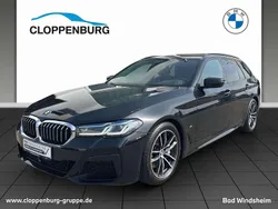 Saphirschwarz Gebraucht 2022 BMW 530 M Sport Kombi | 32.845 € (Guter Preis)