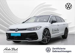 Weiß (oryxweiß perlmutteffekt grenadillschwarz metallic) Gebraucht 2025 VW Passat R-line Kombi | 63.980 €