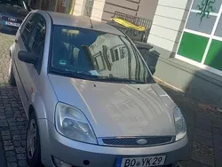 Silber Gebraucht 2004 Ford Fiesta Kleinwagen | 450 € (Guter Preis)