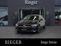 Schwarz Gebraucht 2023 Mercedes CLA200 Shooting Brake Kombi | 30.899 € (Fairer Preis)